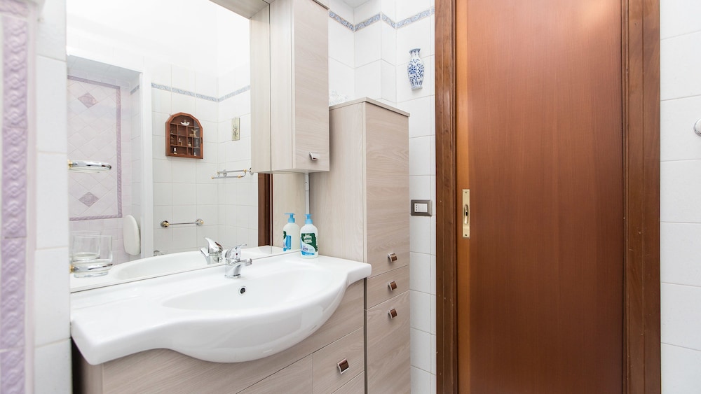 Rental In Rome Colosseum Apartment