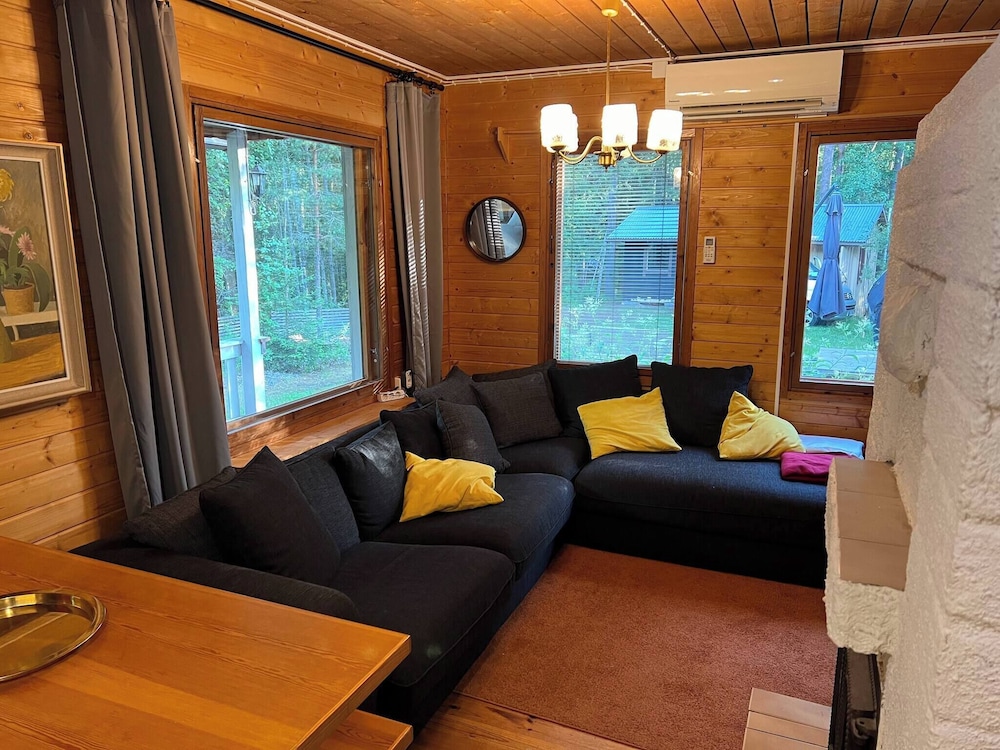 Winter Wonderland Cabin in Hämeenlinna, Finland