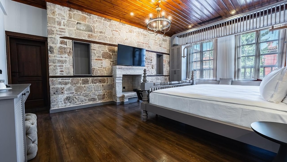 Belmondo Süitler - Image 58