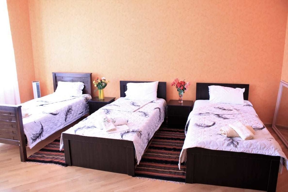 Guest House on Gorgasali Street view 5