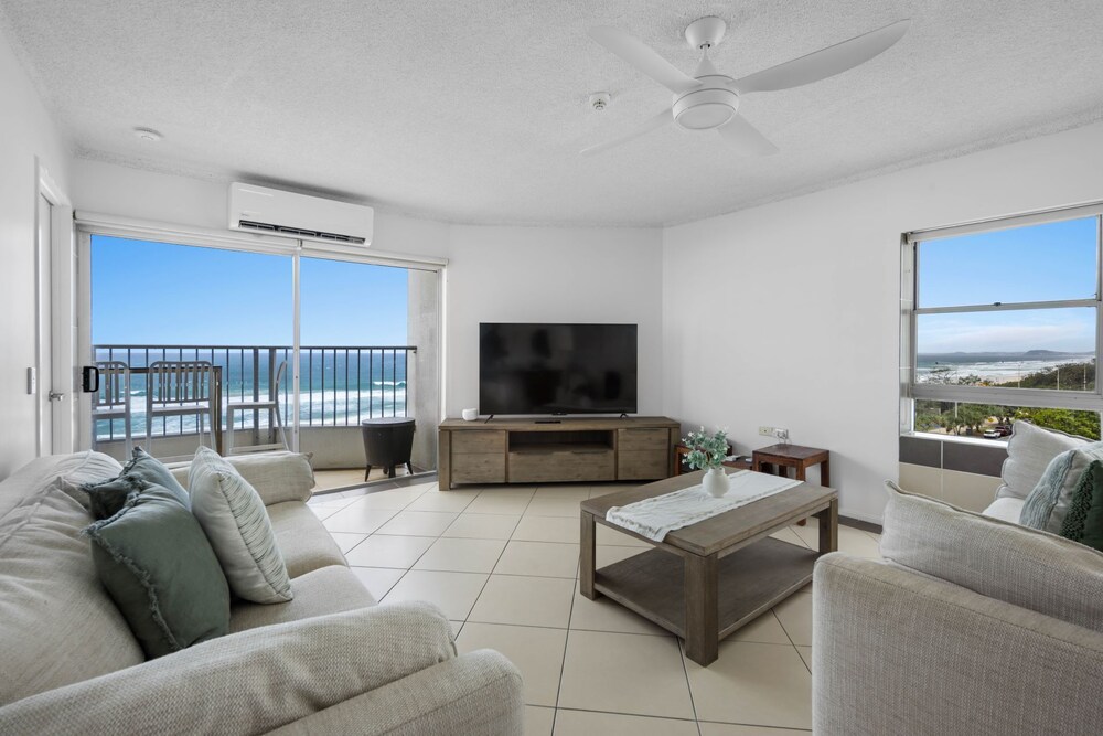 Absolute Beachfront Apartment in Surfers