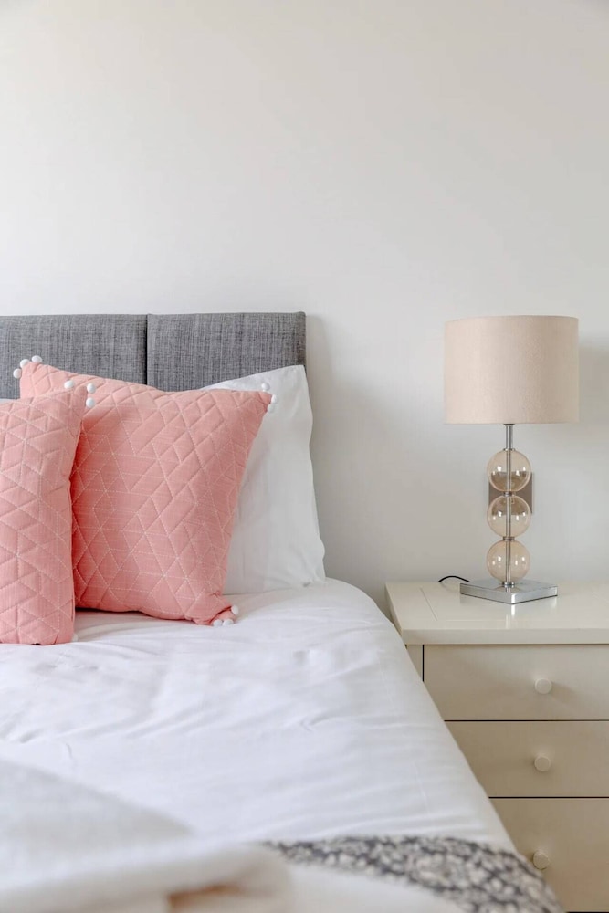 2BD Flat Overlooking the River Thames! - Greenwich