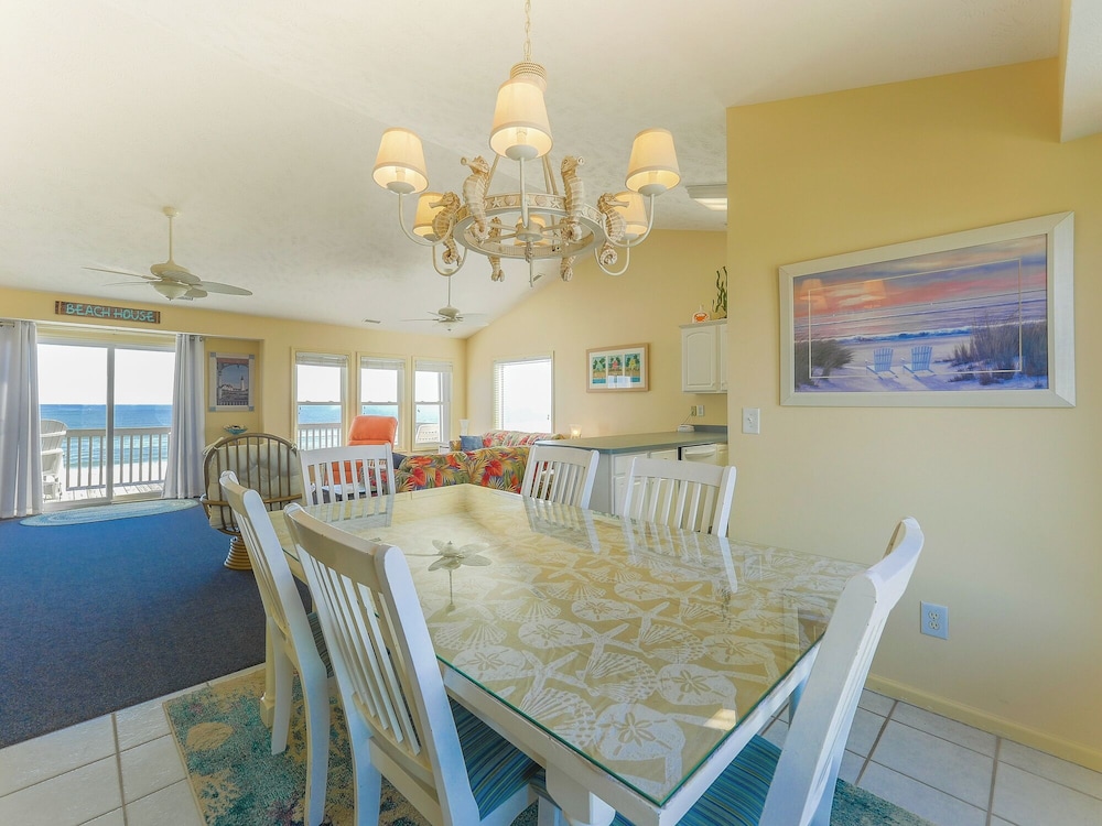 Twin Palms by Topsail Realty