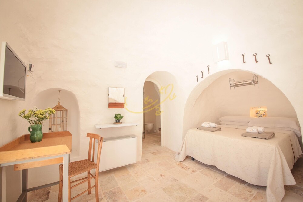 TD Marl Luxury Trulli Experience w Stunning Pool