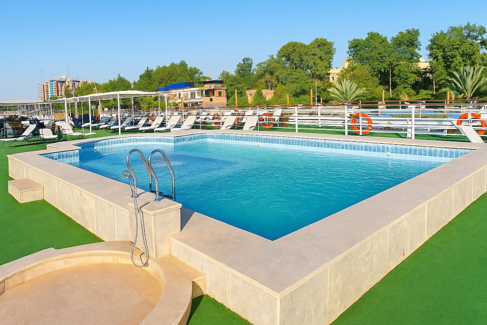 Nile Cruise Prestige every Friday from Aswan 3 nights and every Monday from Luxor 4 nights