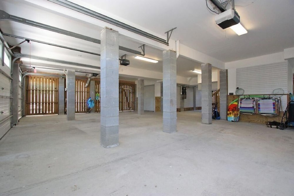 3008 Hartnett Boulevard view 2