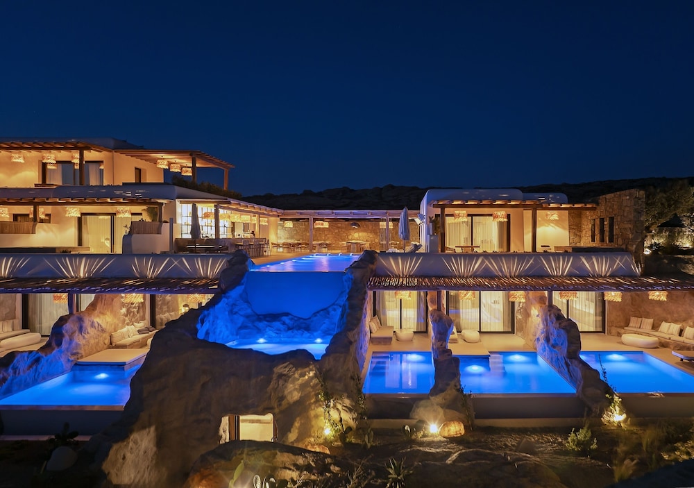 WhiteArt Suites