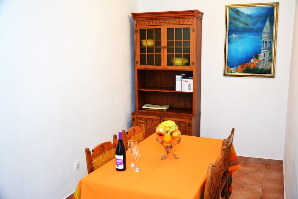 Apartments Cirkovic