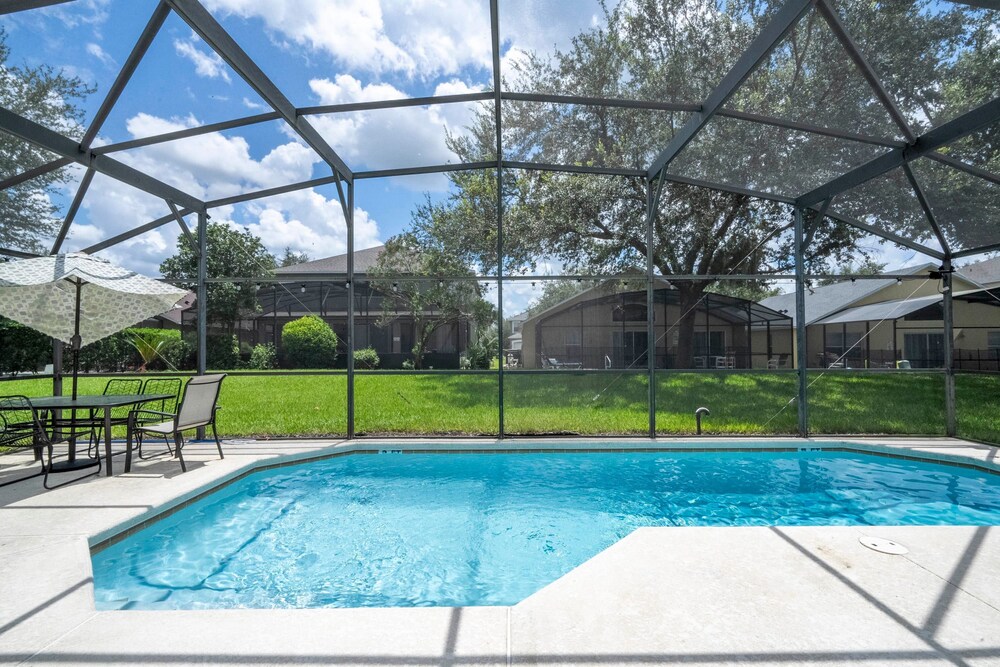 Free Pool Heat if you Stay in the Month of November