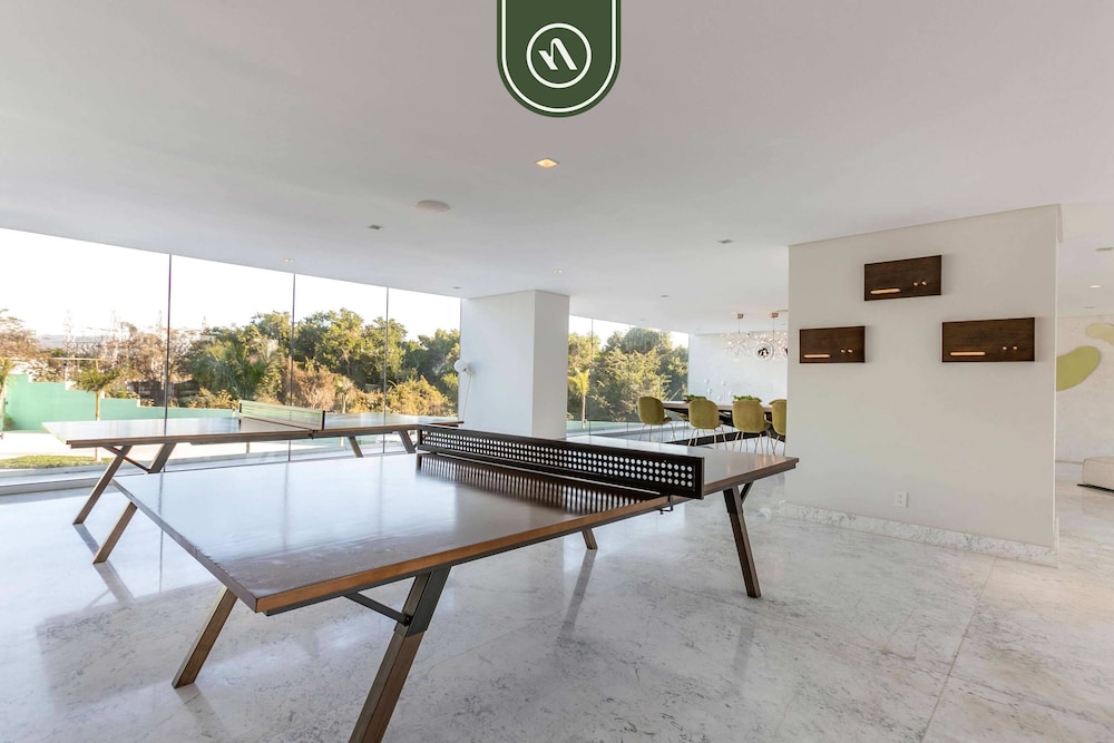 Luxury 3 BR Condo - Beach Access 1 Block Away