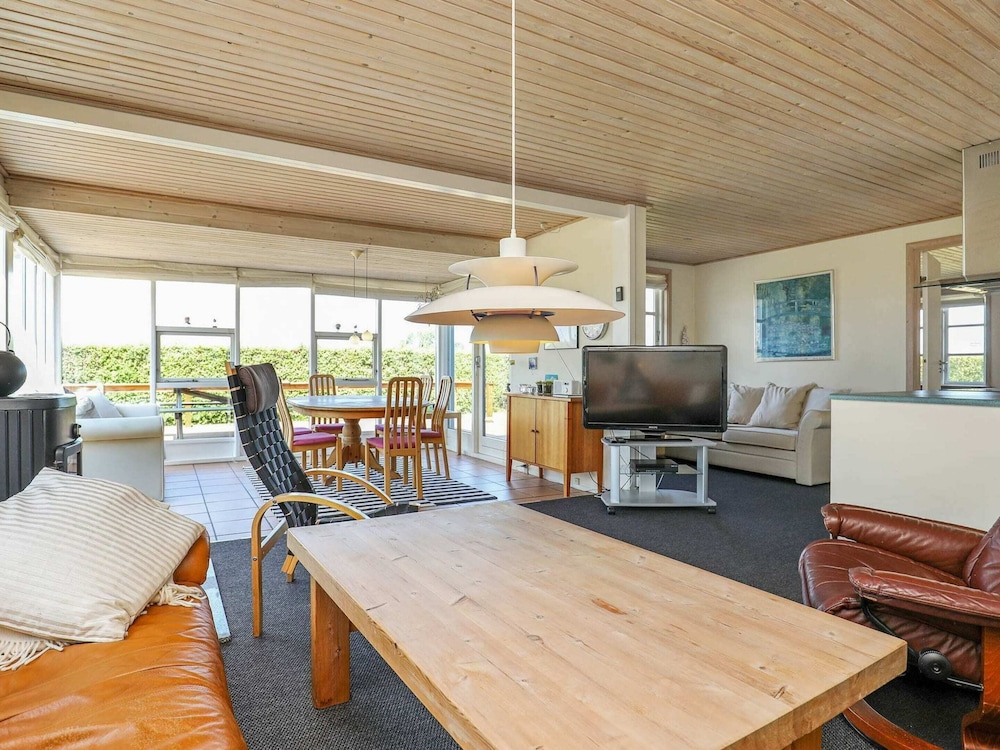 Sunlit Holiday Home in Funen near Sea view 4
