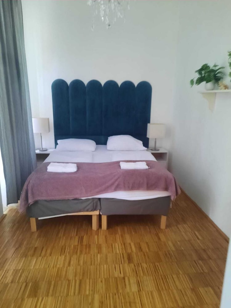 Budget 4 Apartments For Groups