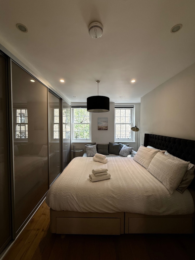 Central London Apartment With 2 Bedrooms -sleeps 6