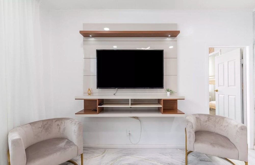 Luxury Living in the Heart of NY - Property Image 1