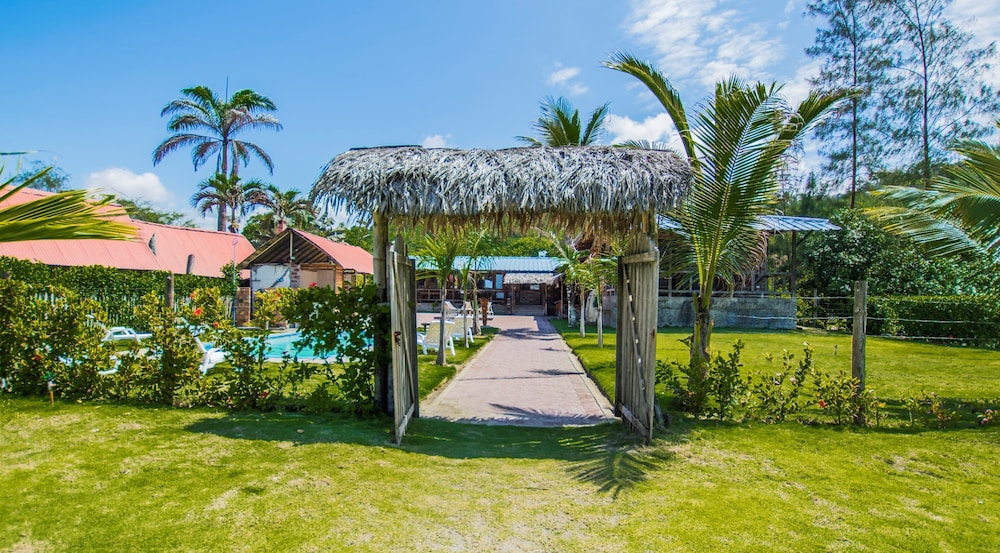 Hotel Ayampe Guest House - Image 1