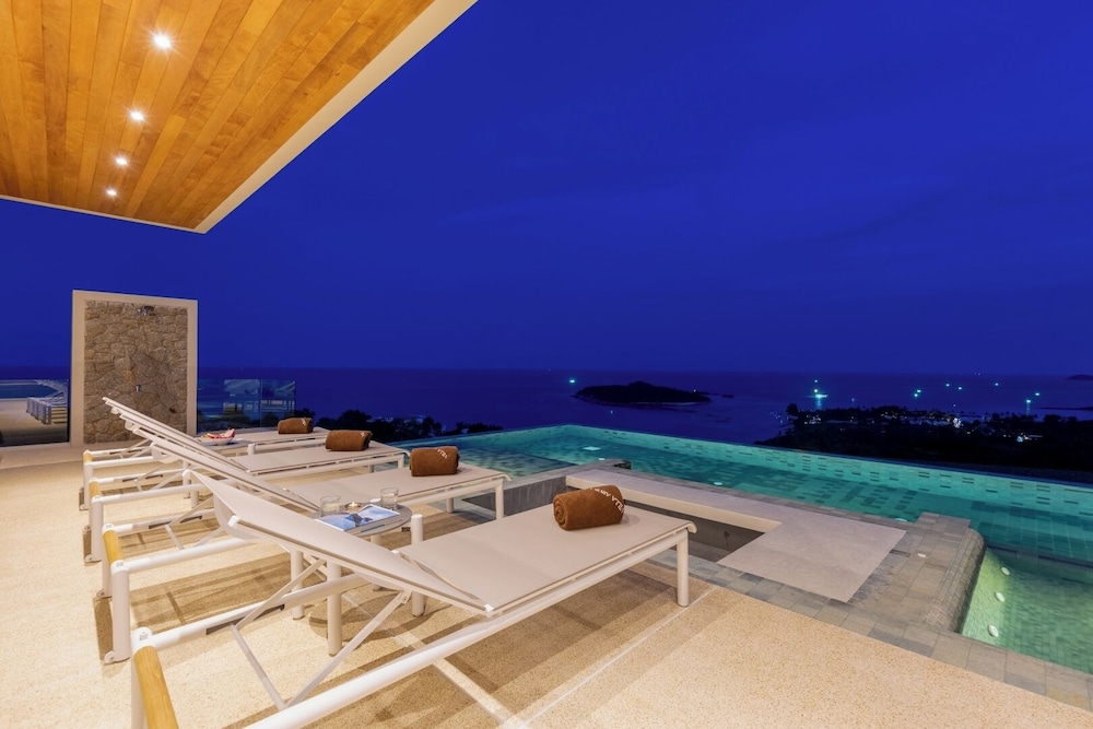 Villa Aroka 4 Bed Sea View KBR41