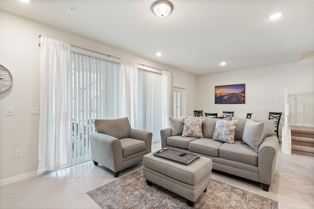 Windsor Cay Resort 5 Bedroom Townhome with Pool 5 Townhouse