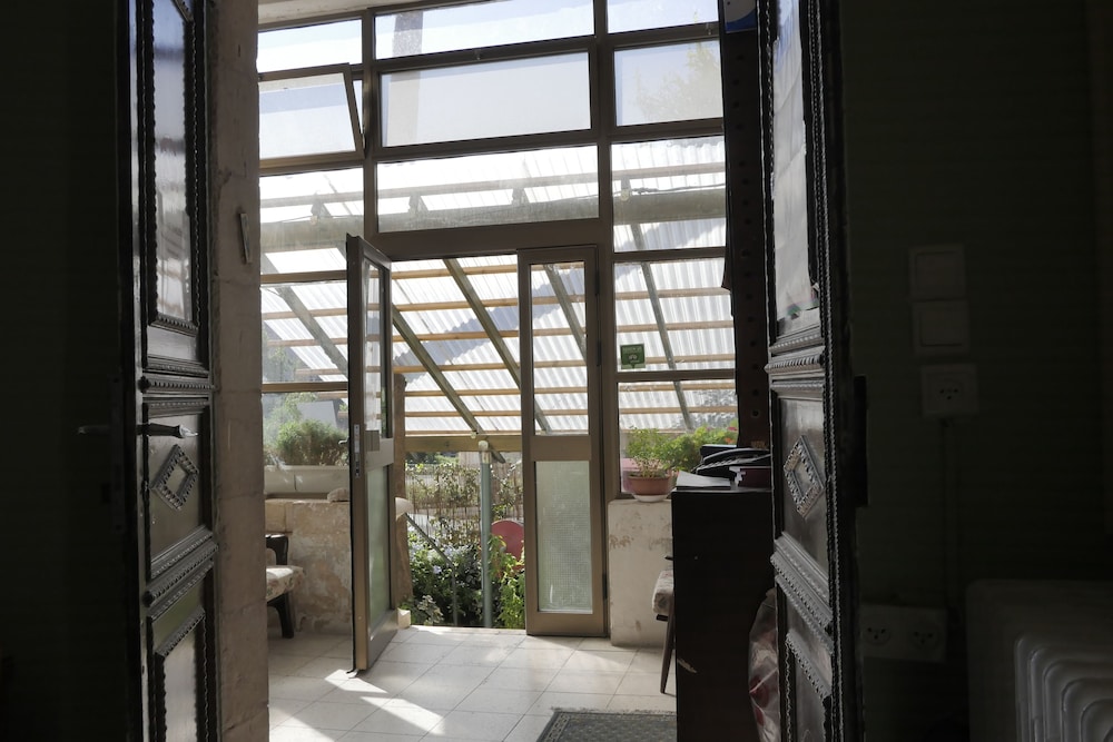 Allenby 2 Bed & Breakfast
