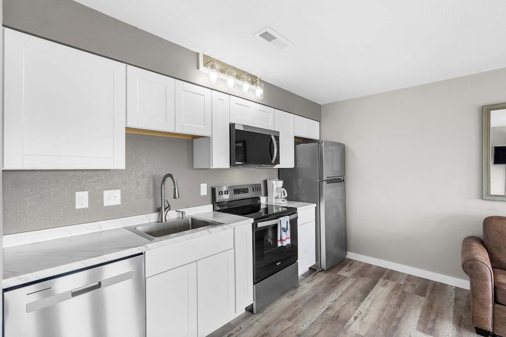Waterview Oasis Stay for 4