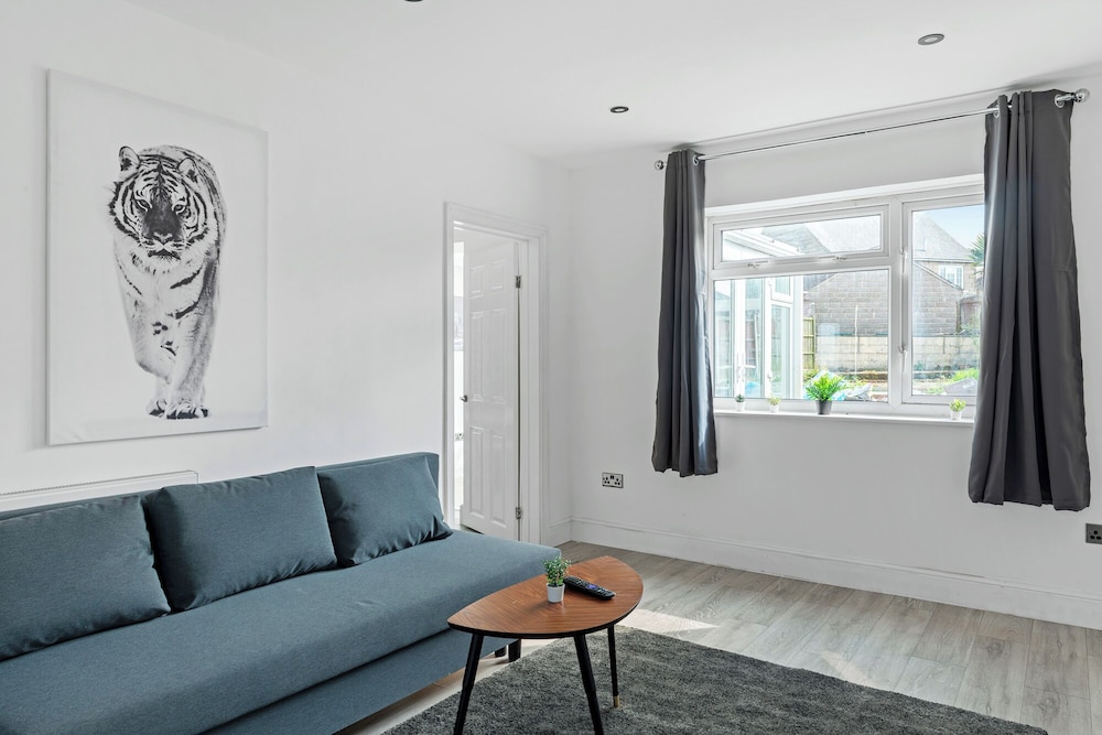 Isimi Luxurious House 4-bed in Alfreton Derby