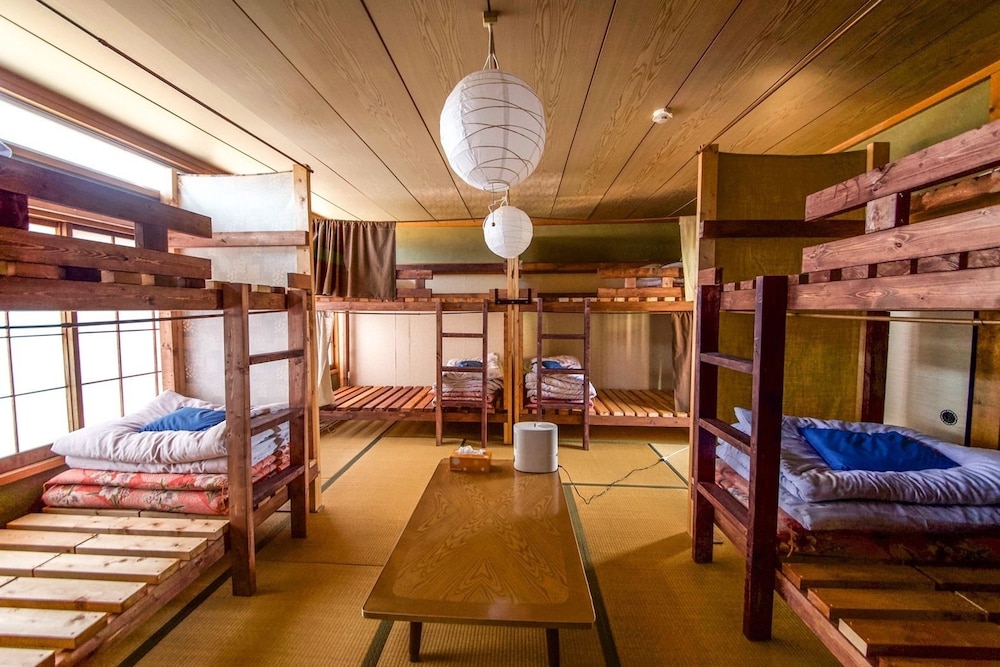 Guesthouse Asobi Factory - Hostel