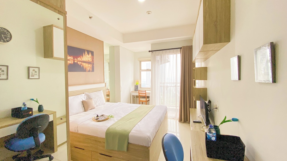 Modern Look and Restful Studio Apartment Springwood Residence Tangerang