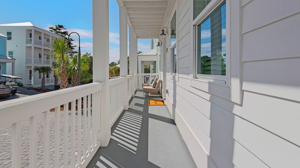 Spacious 4BR With 2 Master Suites, Golf Cart, .3 Miles to Beach - Sleeps 15