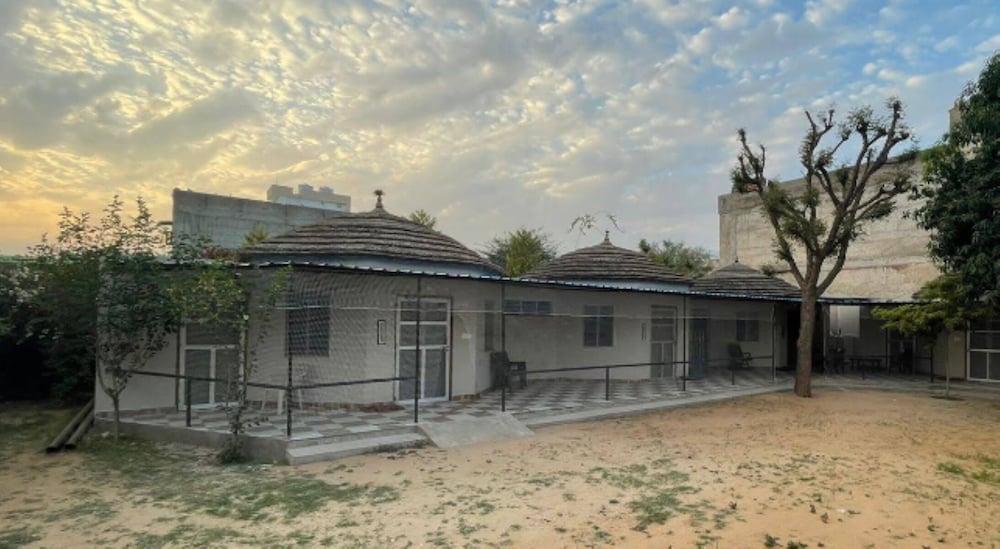 Shyam Luxurious Huts & Guest House