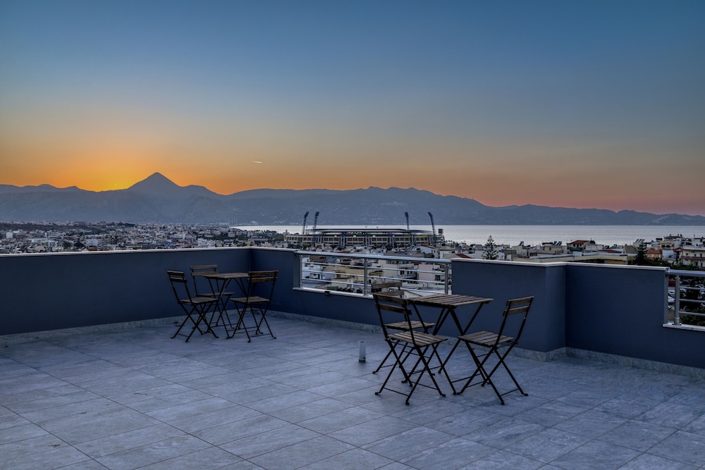 Heraklion 2Bd Oasis w Relaxing Patio view 3
