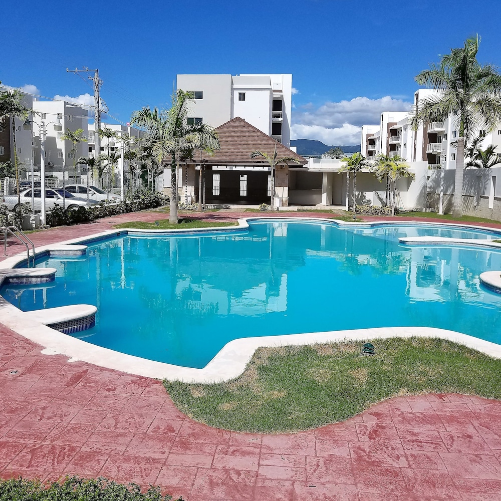 Hotel New Wonderful Apart With Pool - Image 1