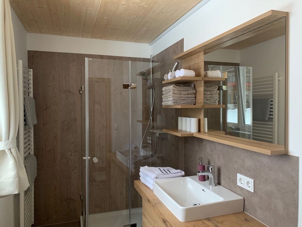 Photo 66