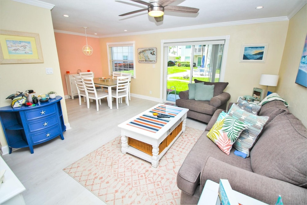 Colony Beach Club 116