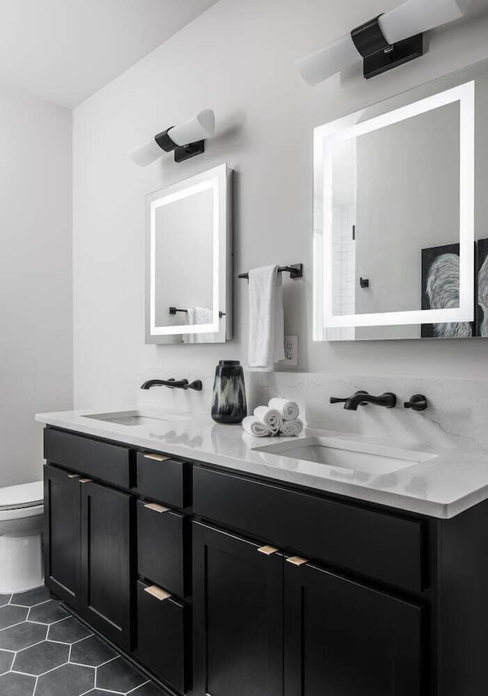 Luxe-tennessee Row-heart of Gulch-mins to Broadway