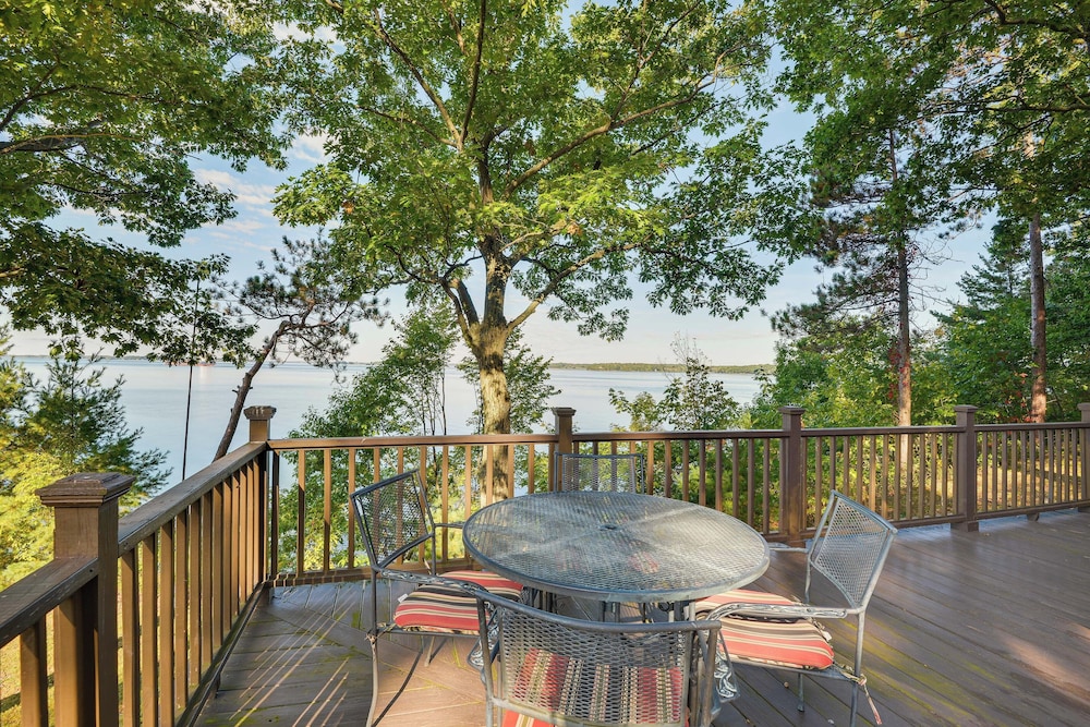 St Lawrence River Cottage w/ Panoramic Views!