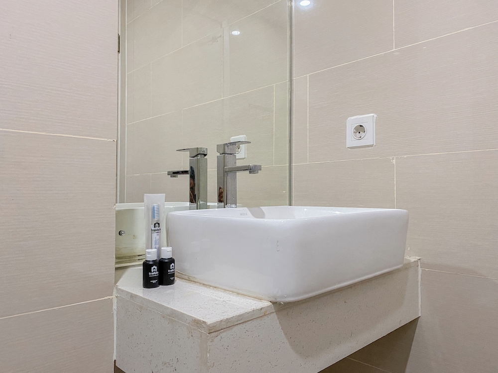 Studio Room Near Kalideres Station At Daan Mogot City Apartment