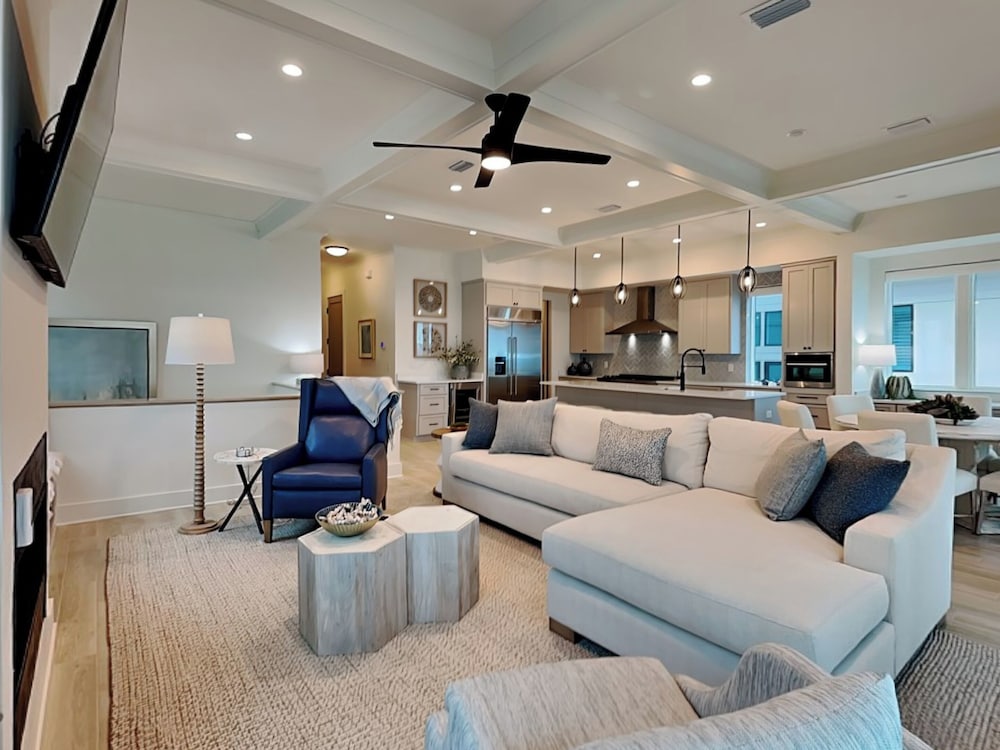 Viviana #10 by Southern Vacation Rentals