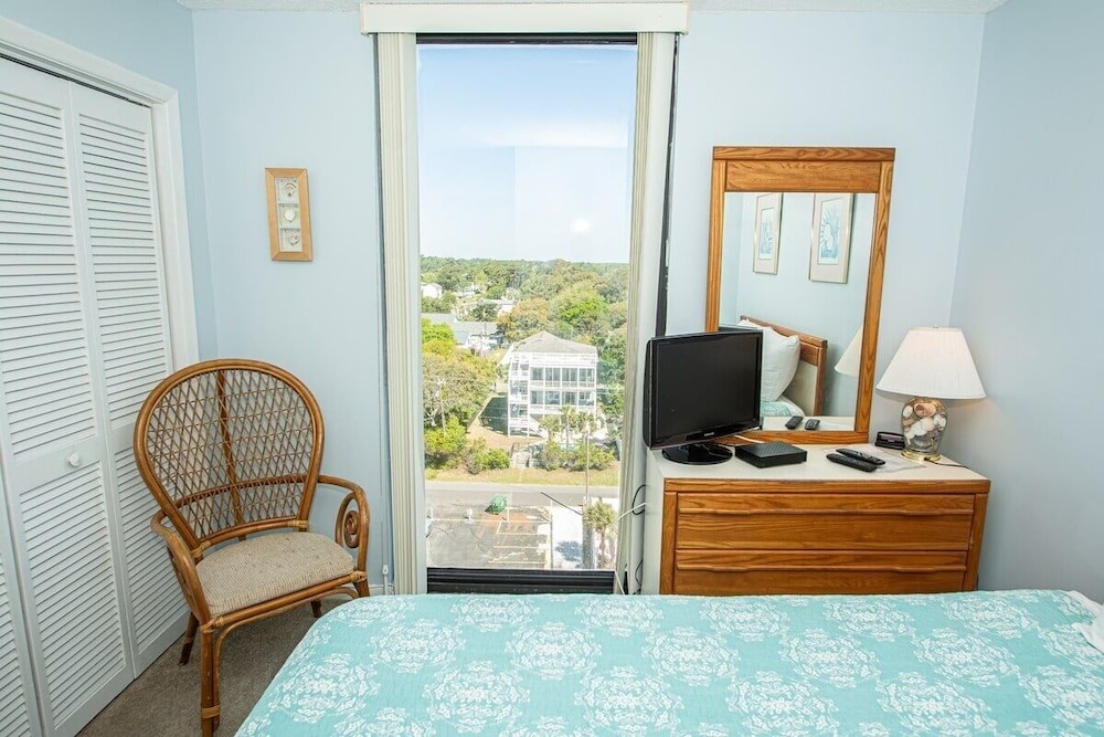 Sea Castle 8g 3 Bedroom Condo
