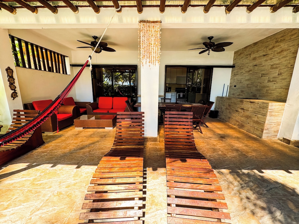 Villas Le Suisse Monterrico