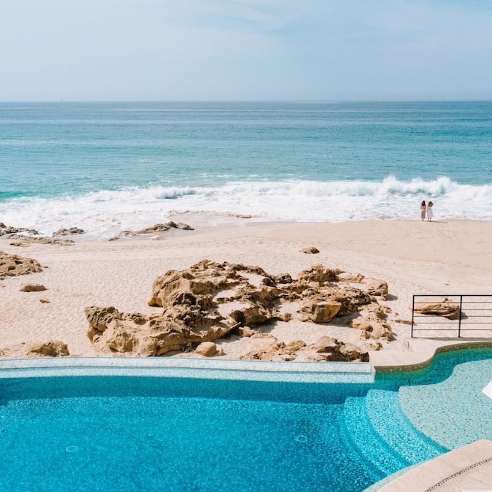 Oceanfront Spacious 3bd Residence