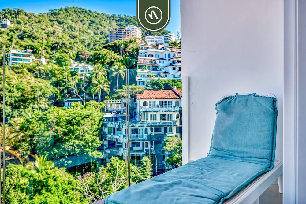 1BR Condo Near to Beach