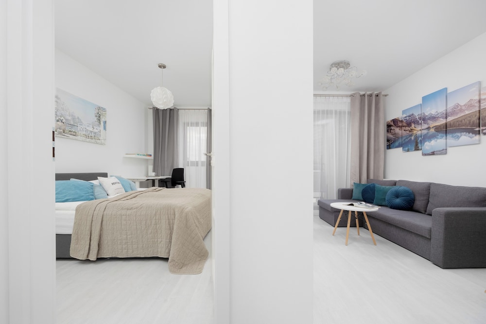 Burakowska 16 Apartment by Renters