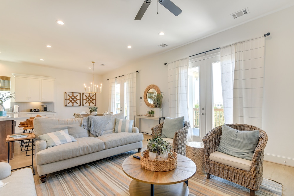 Near Terramar Beach: Home w/ Patio in Galveston