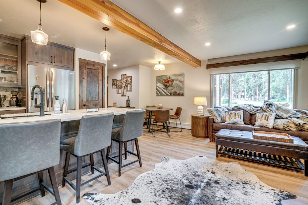 Walk to Slopes & Main St: Cozy Breckenridge Condo!