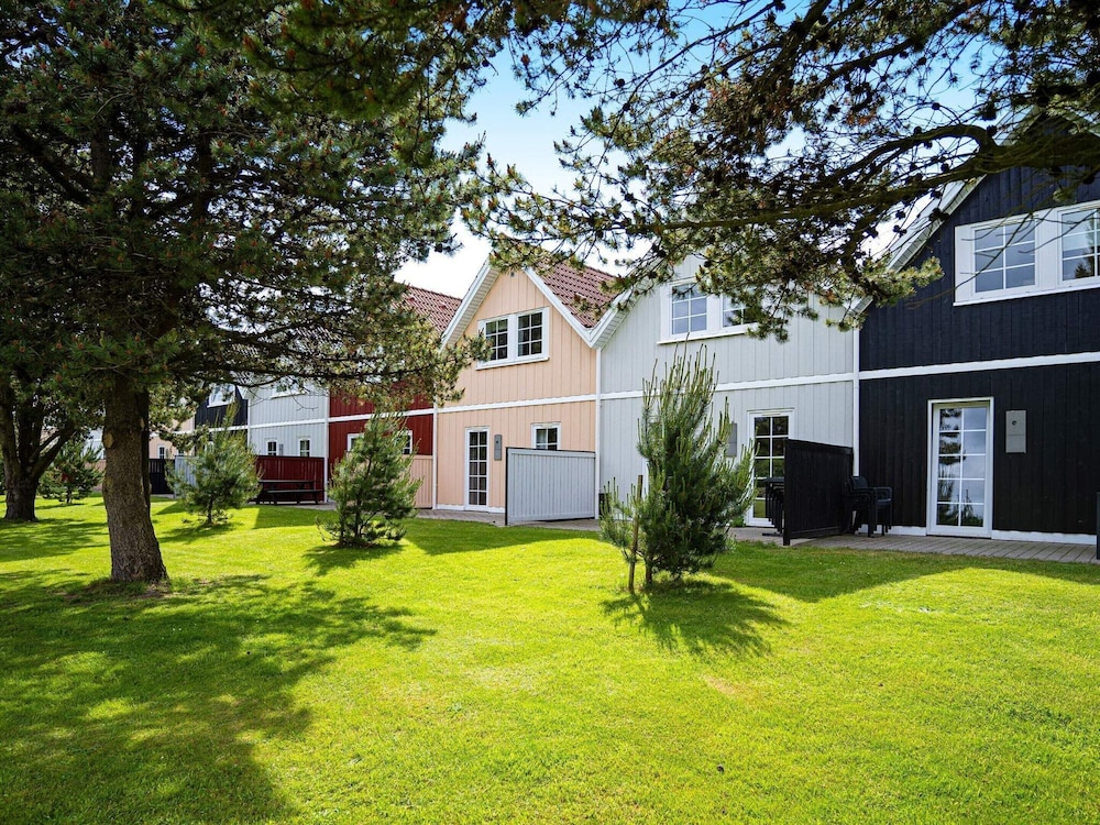 2 Person Holiday Home on a Holiday Park in Blavand