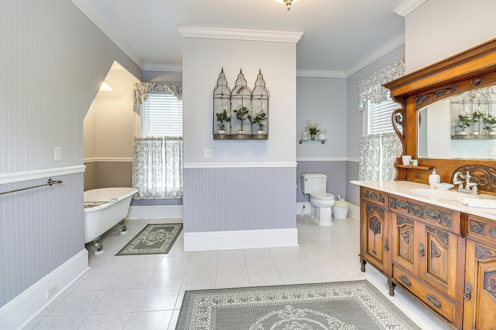 Walk to Waterfront: Downtown Elizabeth City Home!
