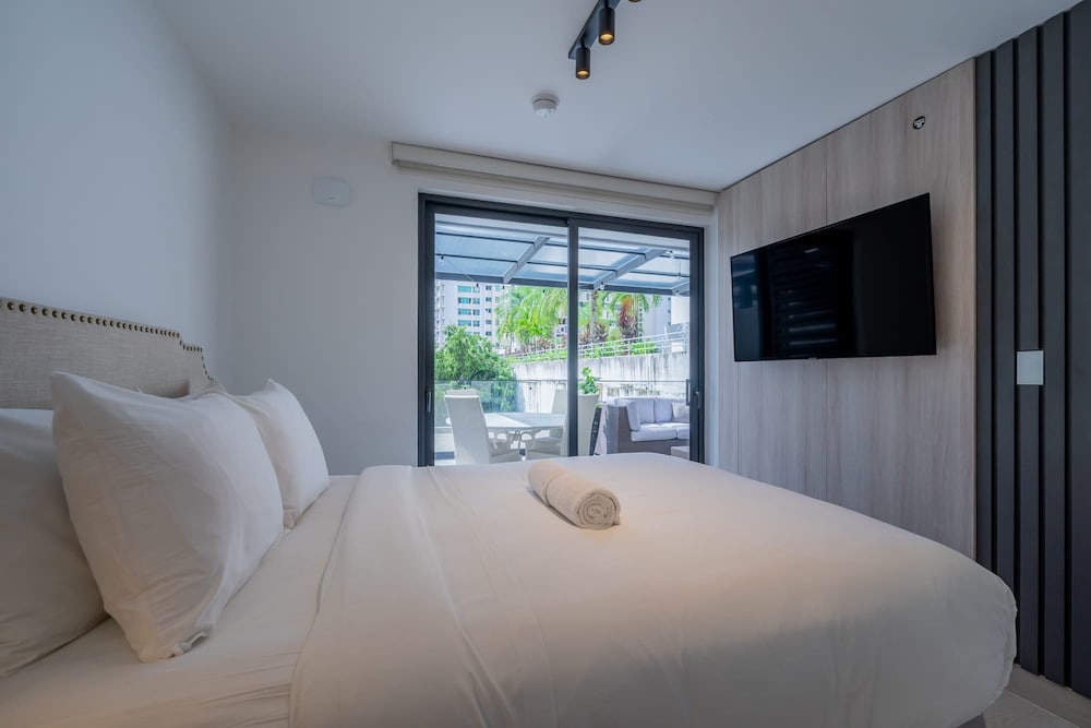w Radiant 1BR w Modern Balcony in San Francisco