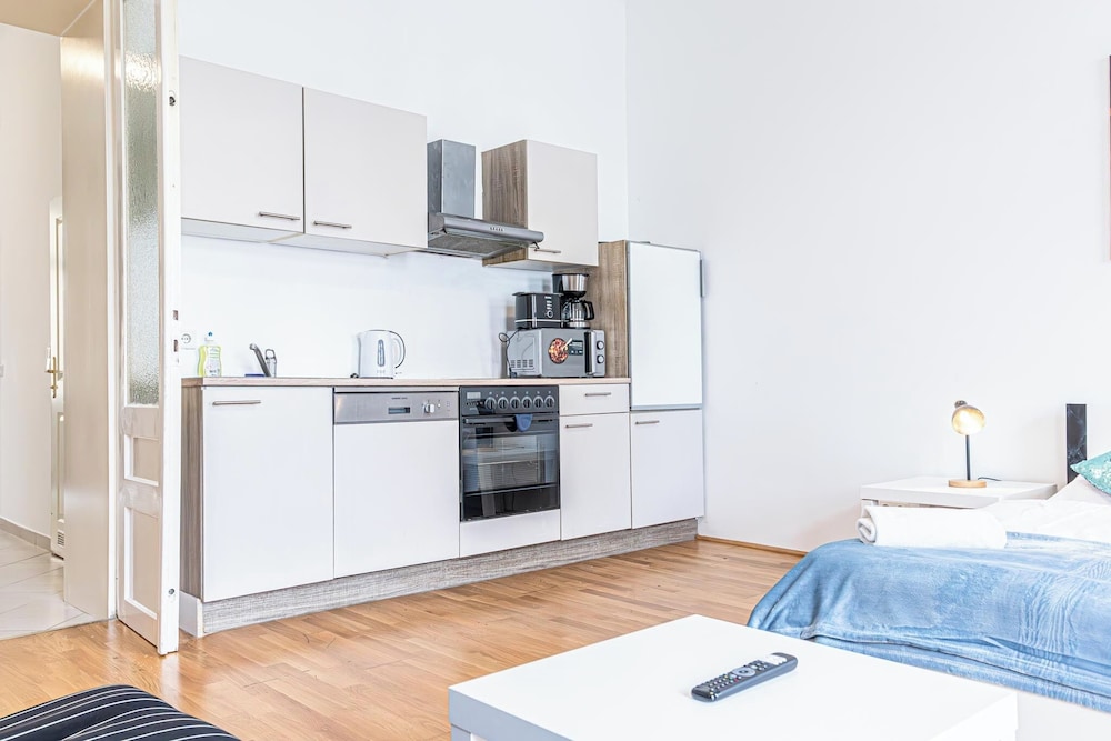 Comfy 2BR Flat Belvedere Vicinity