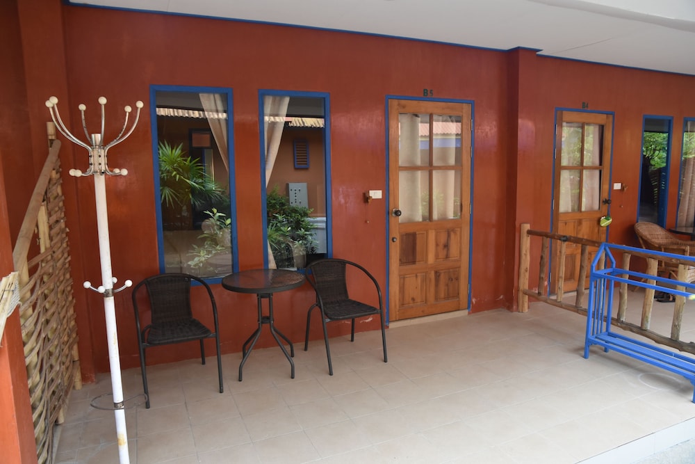 Photo 12