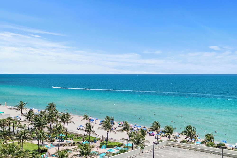 Beachfront Ocean View Balcony Pool Gym