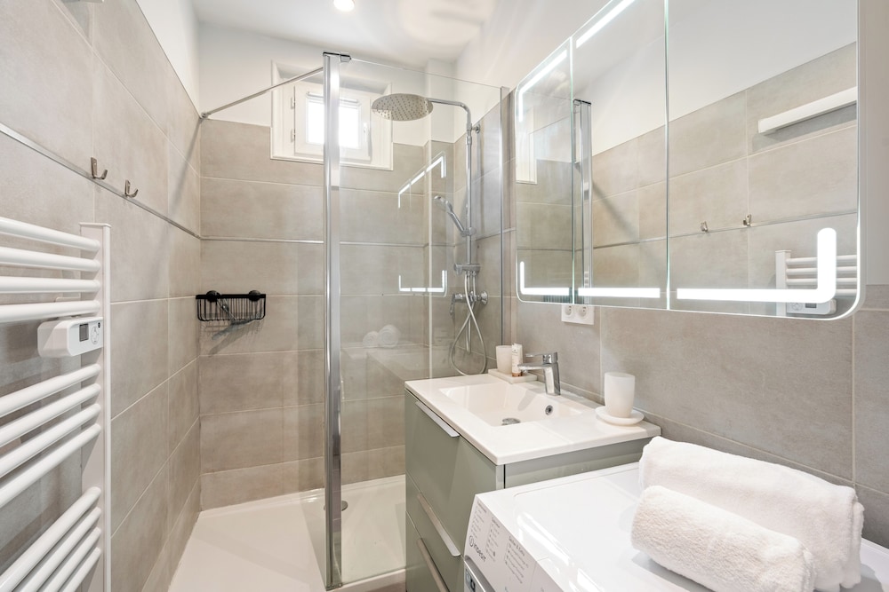 1536 Daumesnil